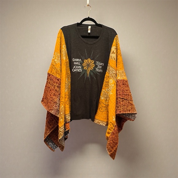 Handmade Tops - HALL & OATS BAND Tee Poncho Kantha w Pockets Handmade One Of A Kind Upcycled